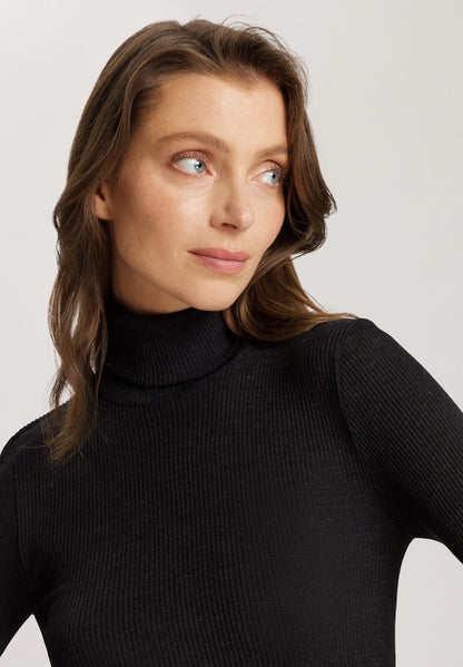 Maria - Long-Sleeved Turtleneck Top