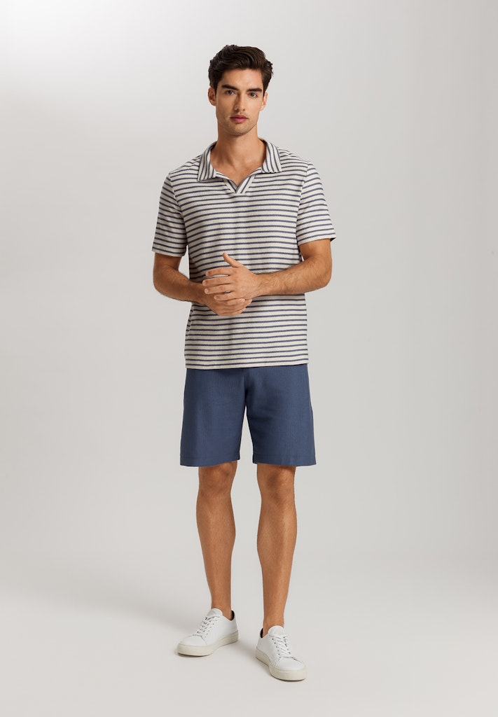 Loungy Summer - Short Sleeved V-Neck Shirt